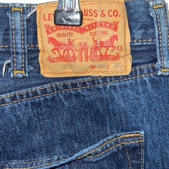 Levis 501 Button-Fly Medium Wash Straight-Leg Denim Jeans Mens Size W40 L30 - Picture 7 of 10
